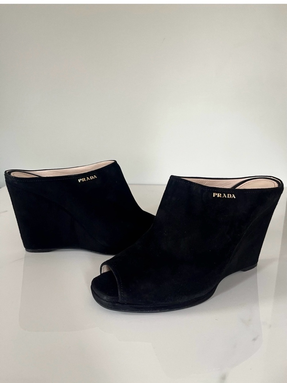 AUTHENTIC PRADA - Picture 5 of 10